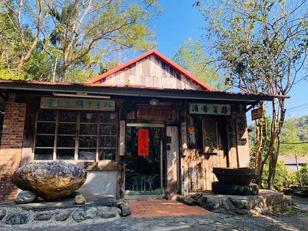 槌仔寮庄腳菜門口